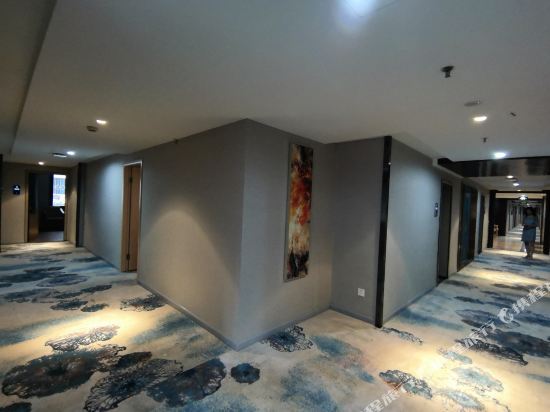 Дажоу: Dazhou Huazhou Hotel (City Center Plaza Dayi Middle School)