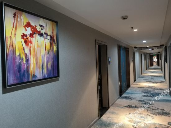 Дажоу: Dazhou Huazhou Hotel (City Center Plaza Dayi Middle School)