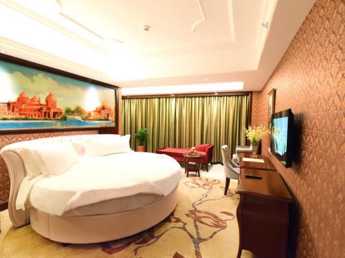 Лоуди: Vienna Hotel Loudi Chunyuan Pedestrian Street