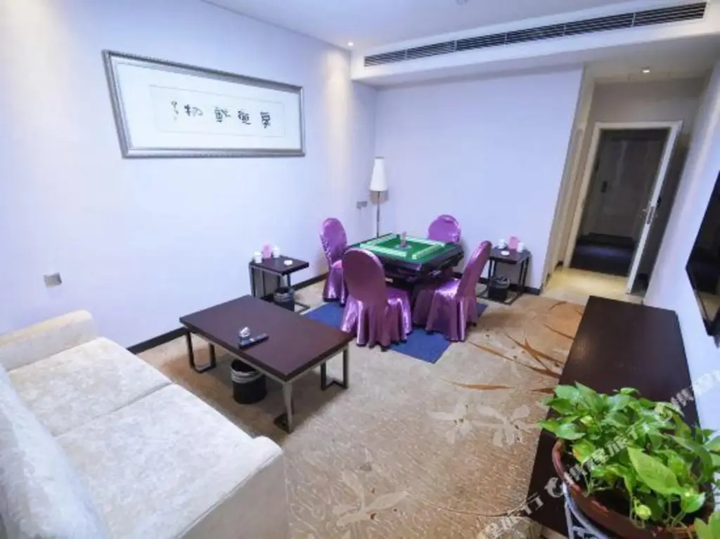 Лохэ: Dadonghai Jinyuan Hotel