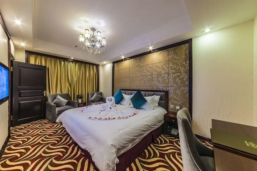 Чэнду: One Street Three Chengdu Hotel