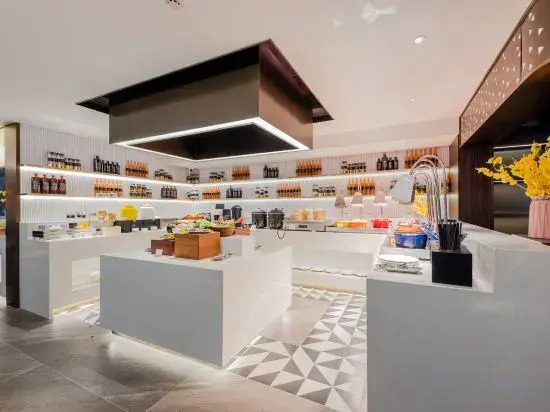 Ханчжоу: Homeinn Plus Hotel (Hangzhou Zijin Port Xixi Wetland)
