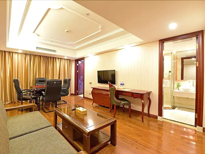 Шанхай: Vienna Hotel Shanghai PVG Heqing