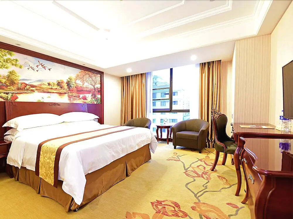 Шанхай: Vienna Hotel Shanghai PVG Heqing