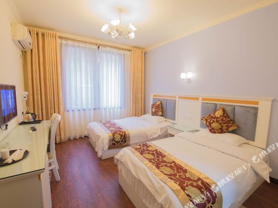 Лешан: Leshan Hongcheng Hotel (Jiaxing Road Food Street)