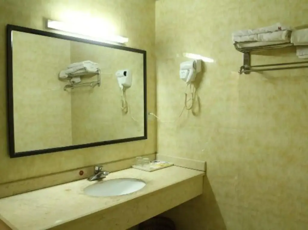 Маоминг: Shunde Business Hotel
