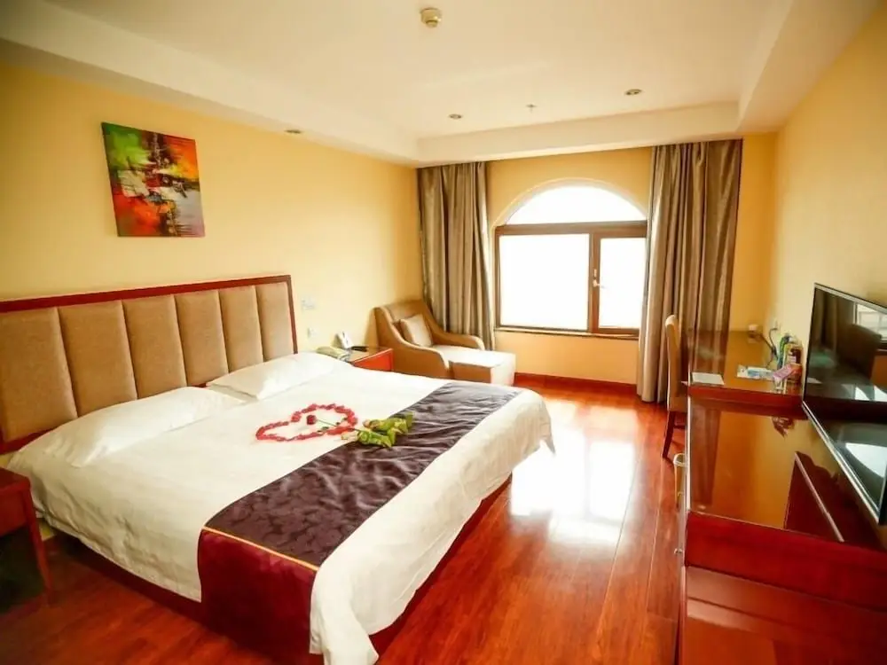 GreenTree Inn JUSCO Shopping Mall Business Hotel — фото 1