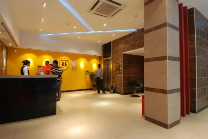 Чэнду: Super 8 (Chengdu Wenshu Monastery Station)