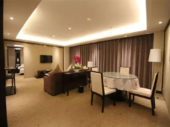 Янчжоу: Gaoyou California Sunshine Hotel