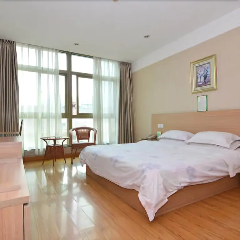 Циндао: Gelai Business Hotel