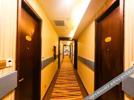 Twin Lotuses Grand Hotel — фото 1