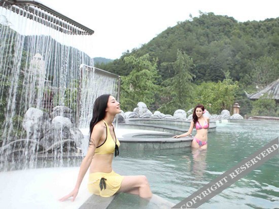 Yulongshan Dong Spring Resort — фото 1