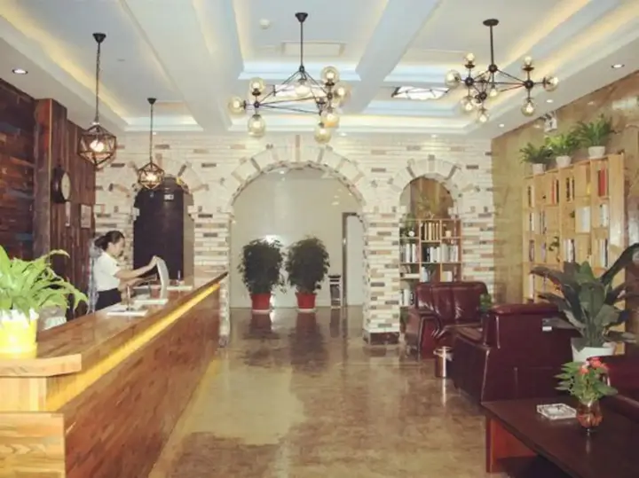 Ляньюньган: Bailisi Hotel