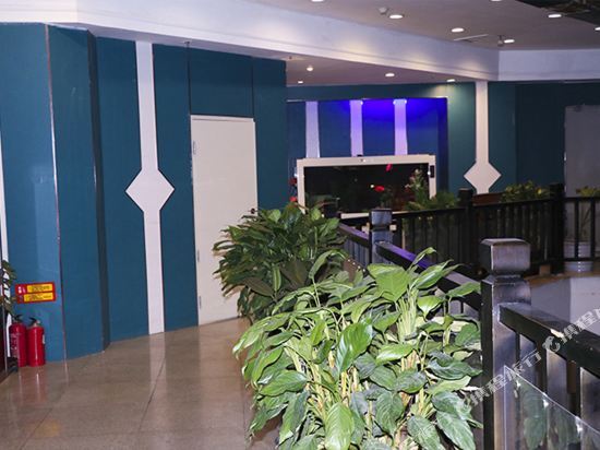 Auchan Business Hotel (Xiaoxigou Subway Station) — фото 1
