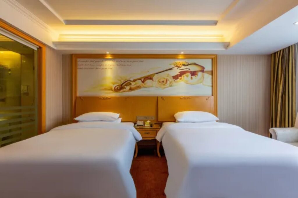 Ухань: Vienna Hotel