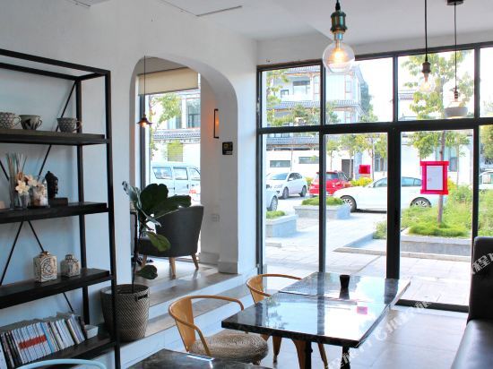 Дали: Dali Huahai Yashe Inn (Caicun Wharf)