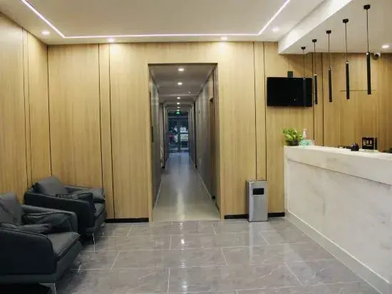 Нанкин: Holiday Inn Huanhu (Nanjing Railway Station Xuanwuhu Branch)