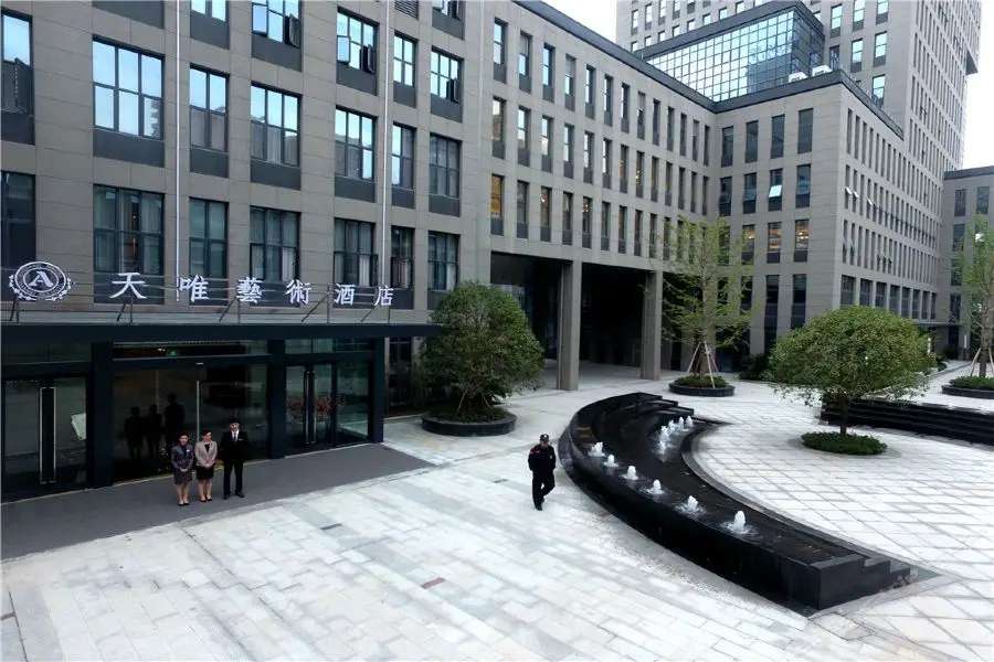 Нинбо: Rezen Hotel Wanda Plaza Tianwei Art Hotel