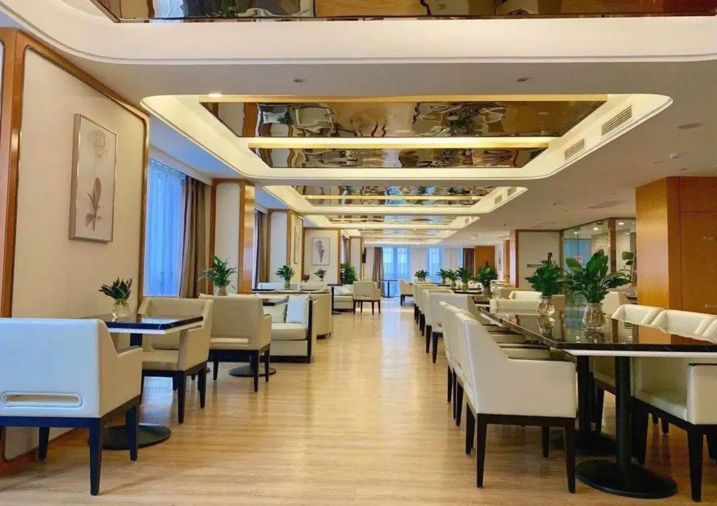 Цзиндэчжэнь: Tiantian Fishing Port International Hotel (Jingdezhen Diwang)