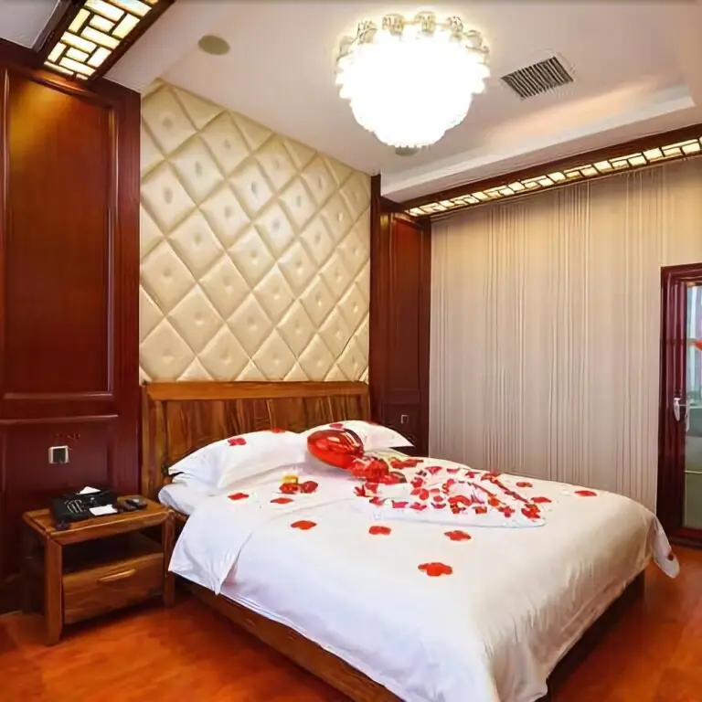 Кайфын: Bianjing Guomao Hotel (Kaifeng Xiaosongcheng Qingming Shangheyuan Store)