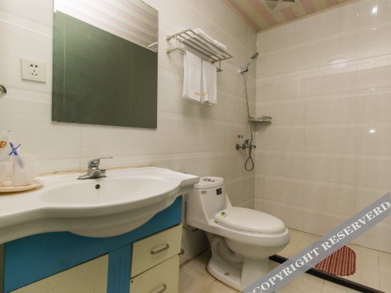 Цяньдэн: Youjia Business Hotel