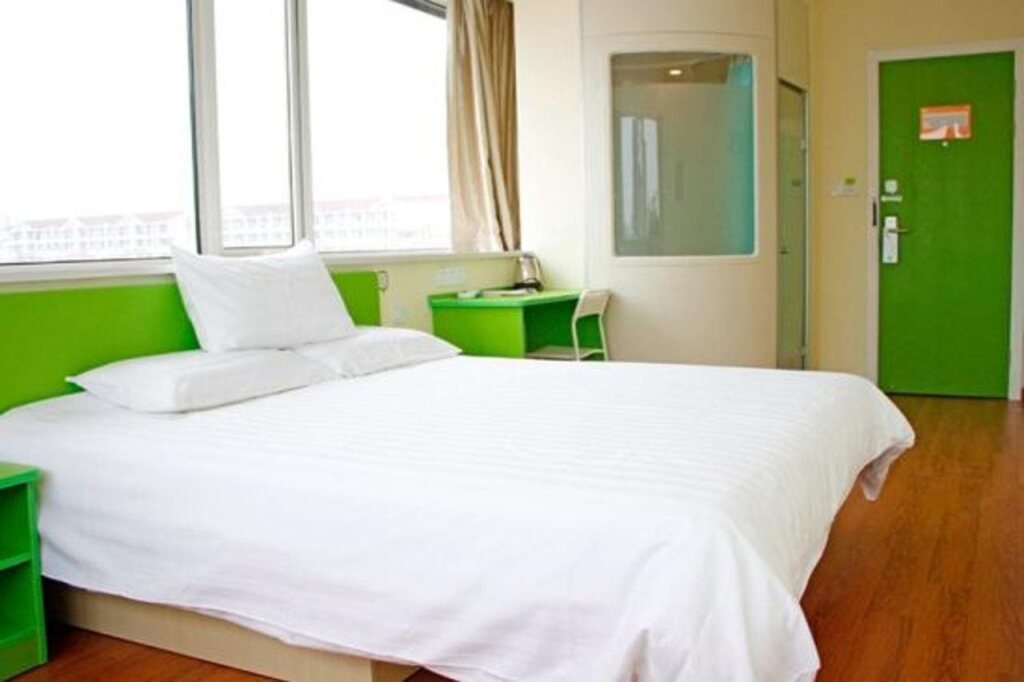 Шанхай: Shanghai Haiyou Hotel (Fengxian Huancheng East Road Subway Station)
