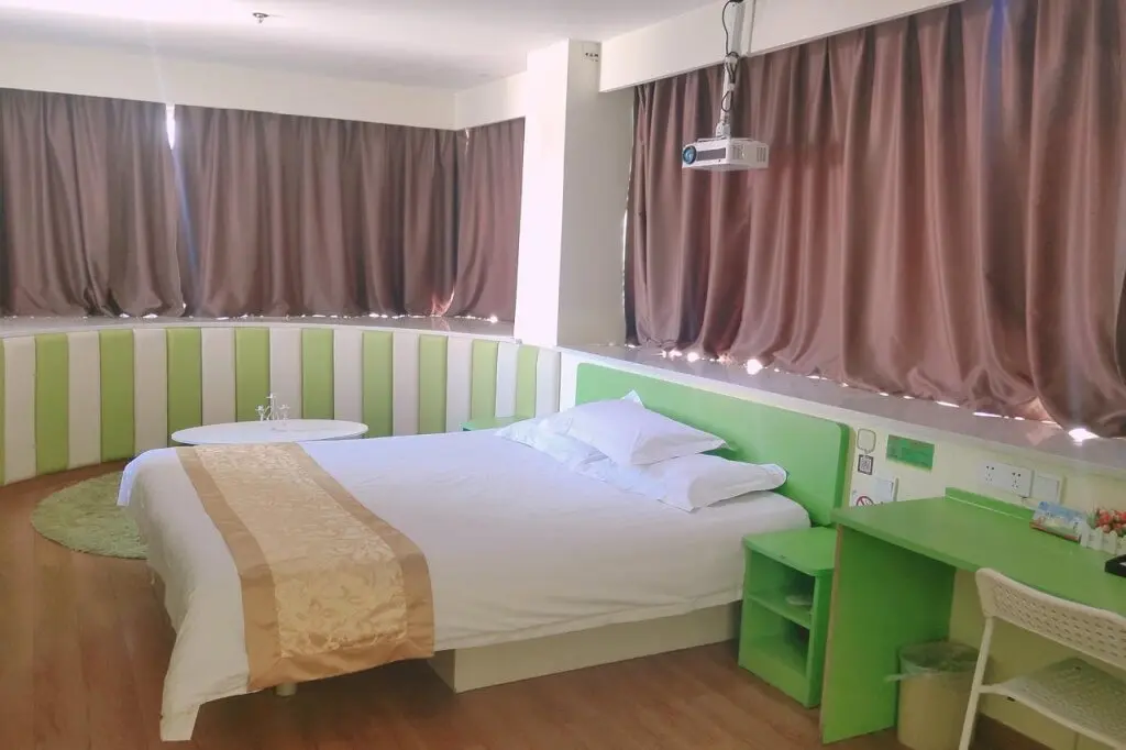 Шанхай: Shanghai Haiyou Hotel (Fengxian Huancheng East Road Subway Station)