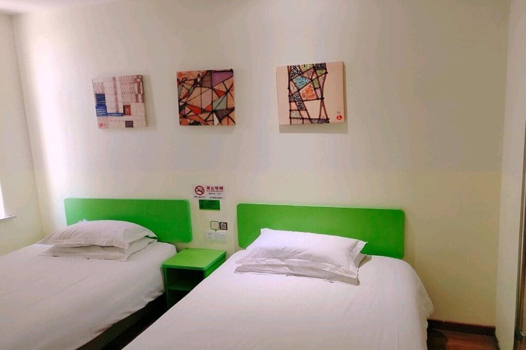 Шанхай: Shanghai Haiyou Hotel (Fengxian Huancheng East Road Subway Station)