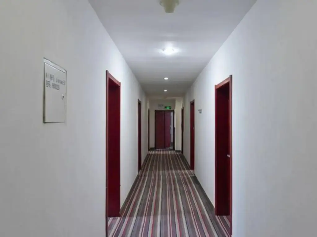 Далянь: Qianyuan Hotel (Dalian Xi'an Road Shop)