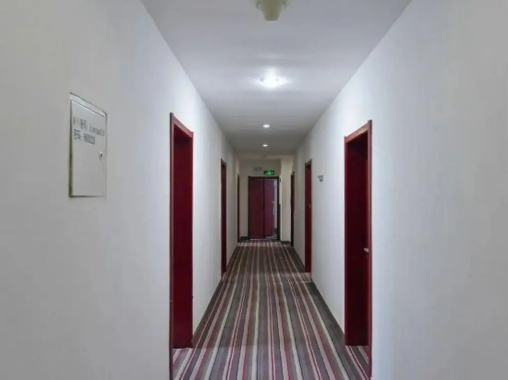 Далянь: Qianyuan Hotel (Dalian Xi'an Road Shop)