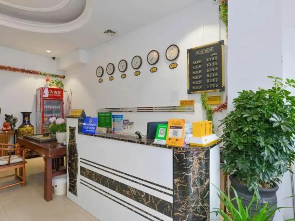 Далянь: Qianyuan Hotel (Dalian Xi'an Road Shop)