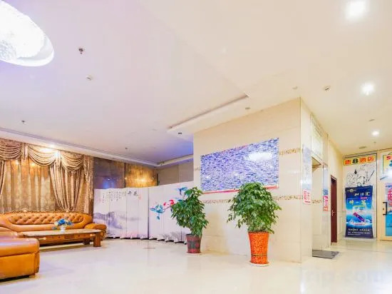 Корла: Super 8 Hotel (Korla Tianshan West Road)