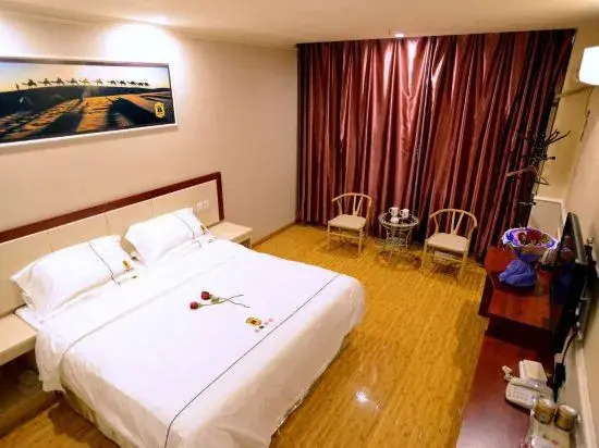 Корла: Super 8 Hotel (Korla Tianshan West Road)