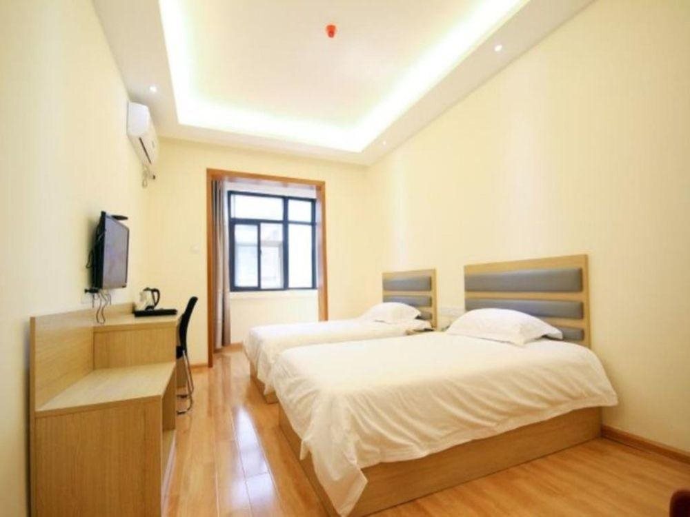 Xi'an Qinguan Business Hotel — фото 1