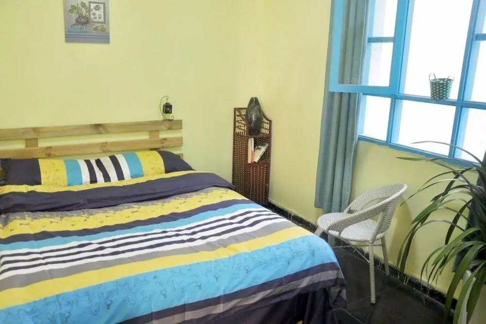 Дали: Dali 12 times international youth hostel
