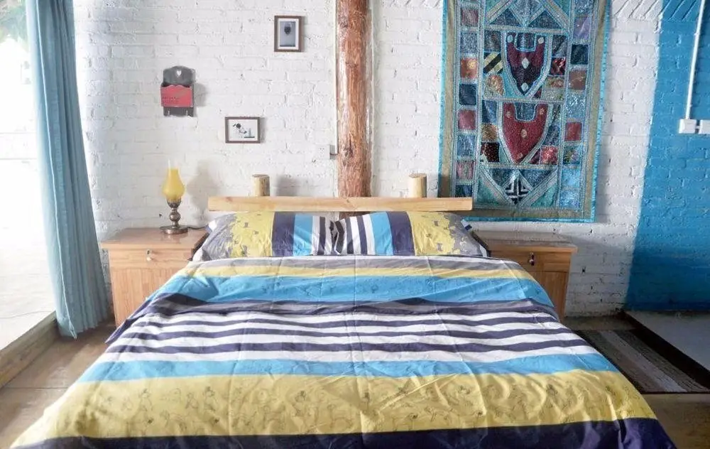 Дали: Dali 12 times international youth hostel