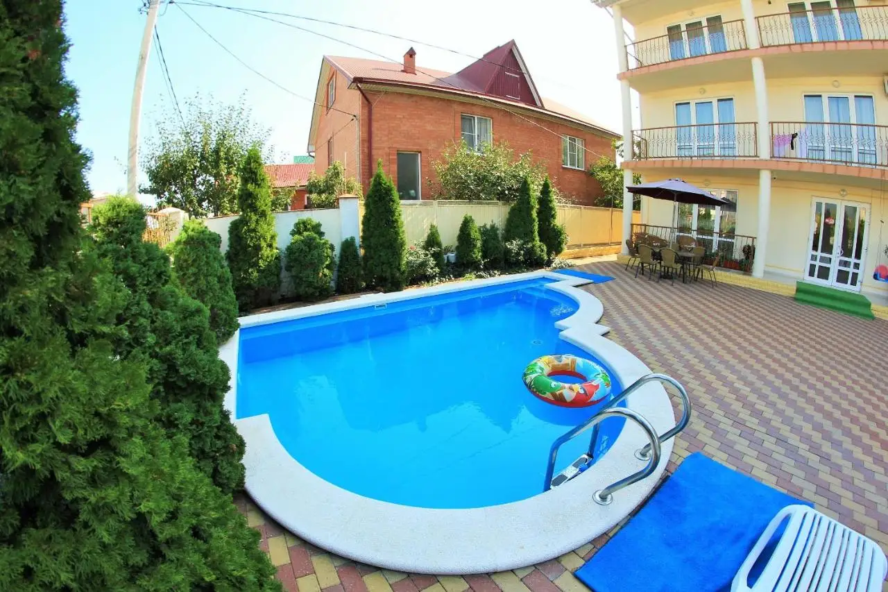 Геленджик: Guesthouse Dubrava