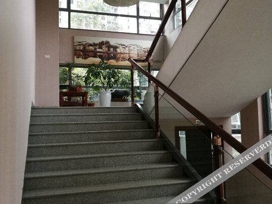 Шиянь: East Yiyuan Club