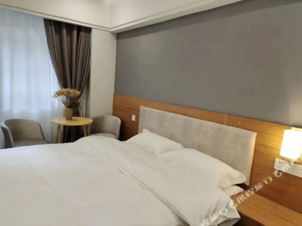 Huiyou Hotel, Fengxu Town, Linshui County — фото 1