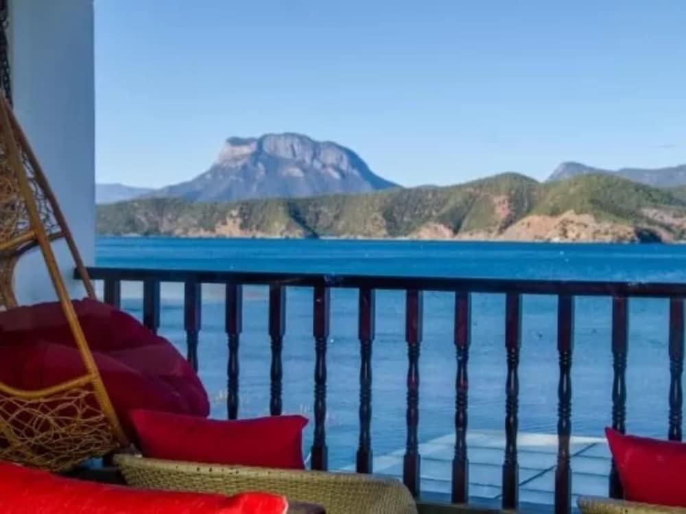 Date One Resort Hotel - Lugu Lake — фото 1