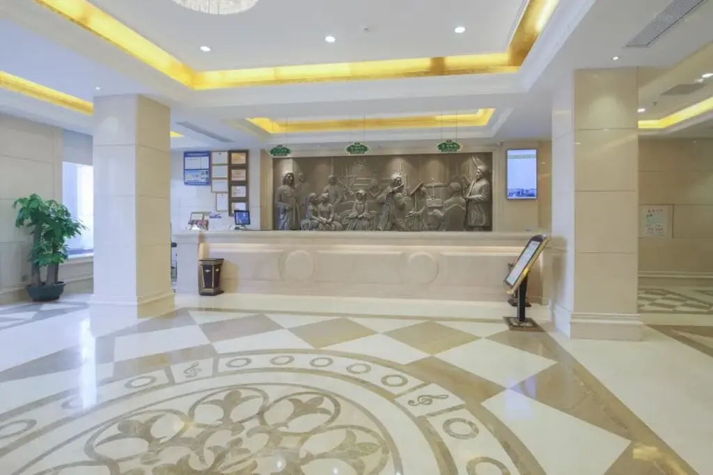 Шэньчжэнь: Vienna Hotel Shenzhen Fuyong Village