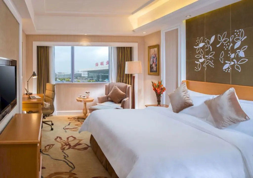 Шэньчжэнь: Vienna Hotel Shenzhen Fuyong Village