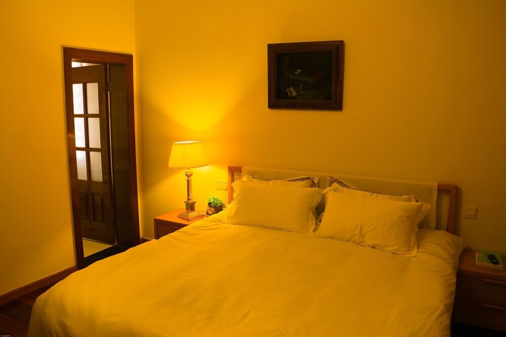 Шанхай: Zhouzhuang Nanhu Inn