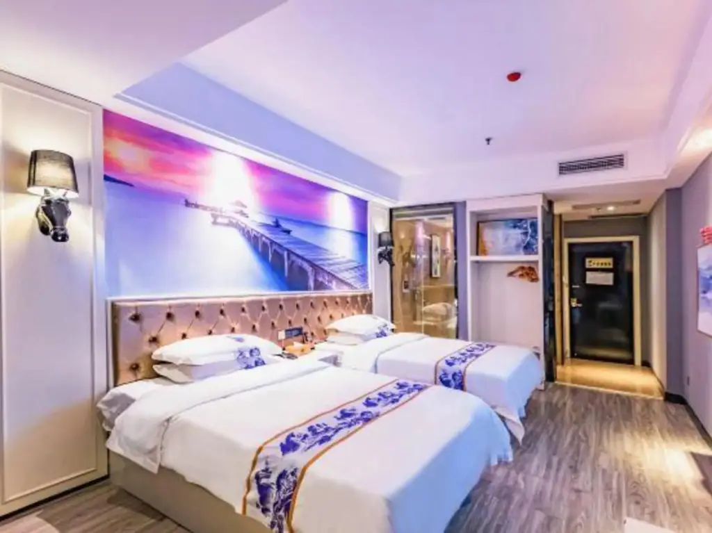 Чунцзо: Crown Plaza Hotel