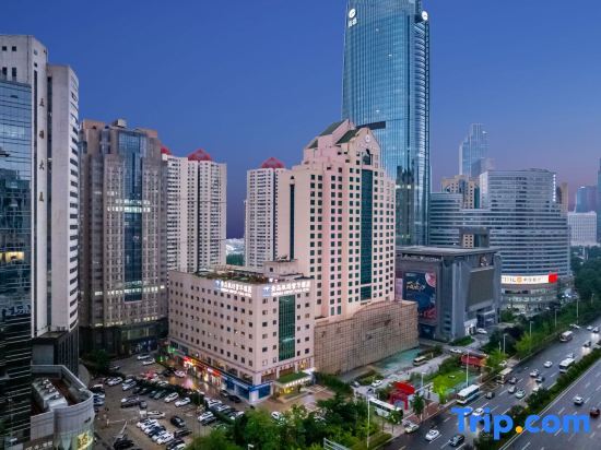 Циндао: Qingdao Airport Fuhua Hotel (Hong Kong Middle Road)