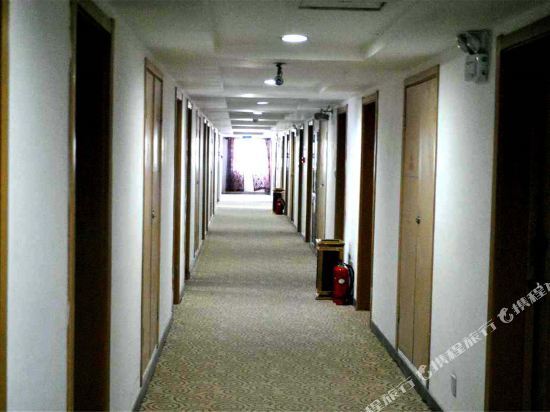 Family Hotel (Zhengzhou Jianye Square) — фото 1