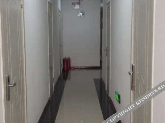 Далянь: Dalian Yijia Express Hostel