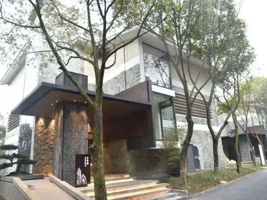 Мяньян: Qi Ming Xing Hot Spring Hotel