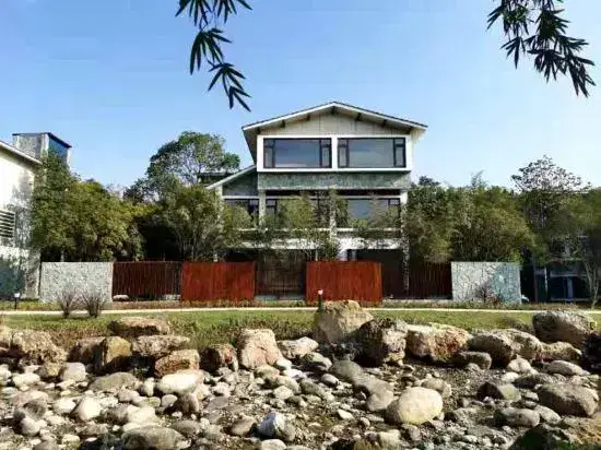 Мяньян: Qi Ming Xing Hot Spring Hotel