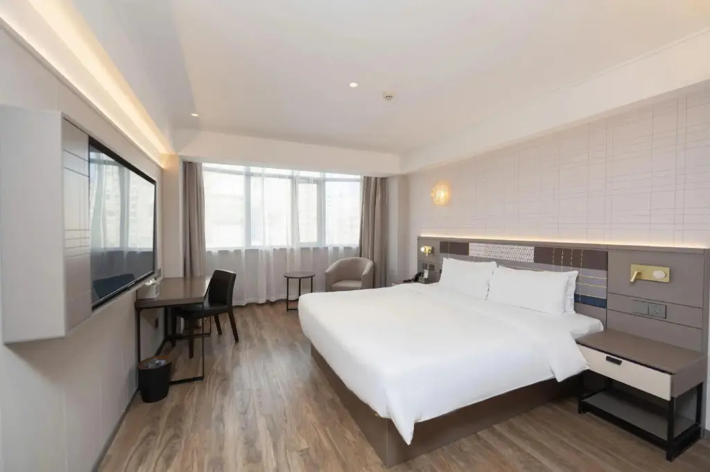 Чэнду: Home Inn Plus (Chengdu Sichuan University  )